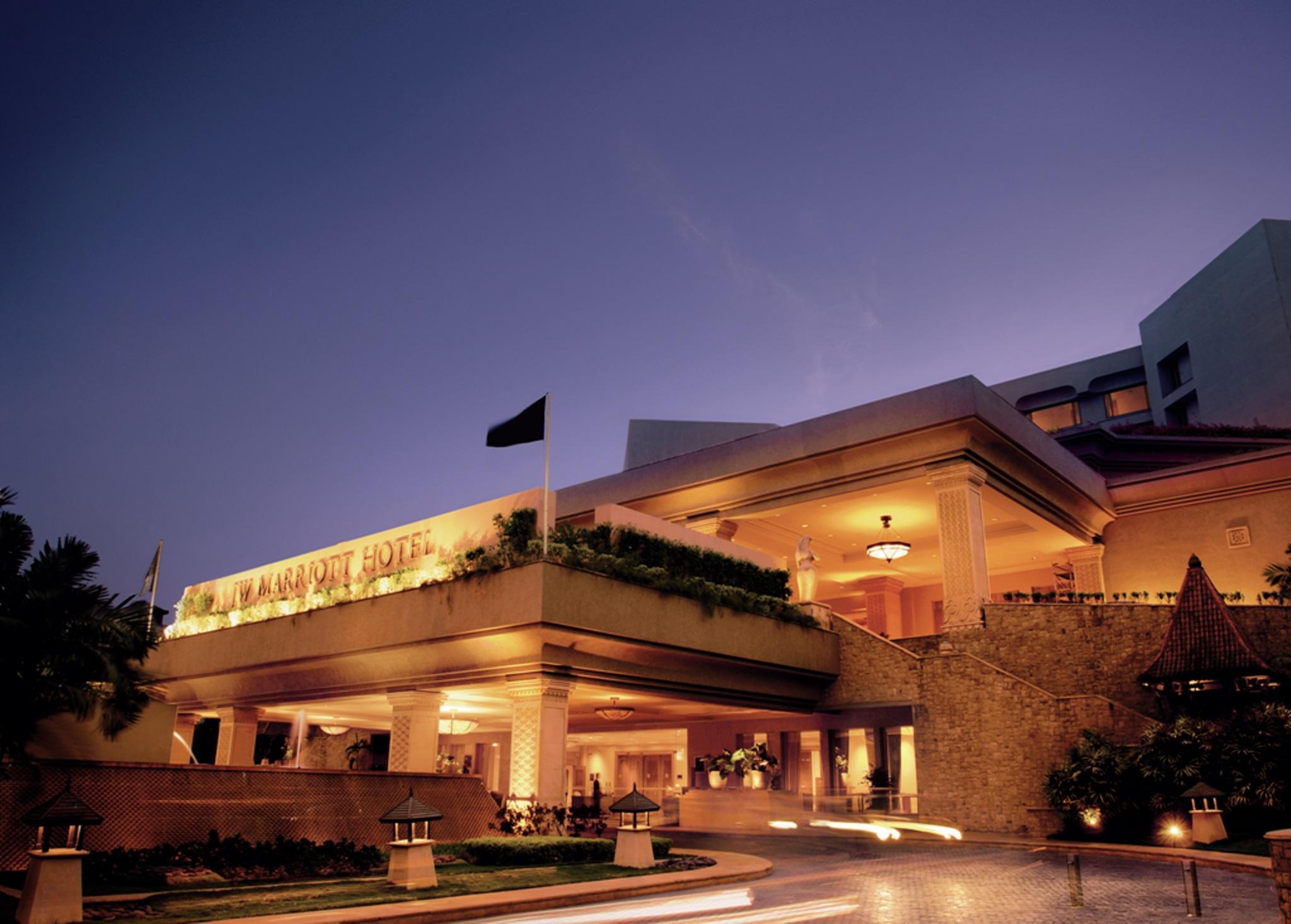 Отель Jw Marriott Mumbai Sahar Airport Экстерьер фото